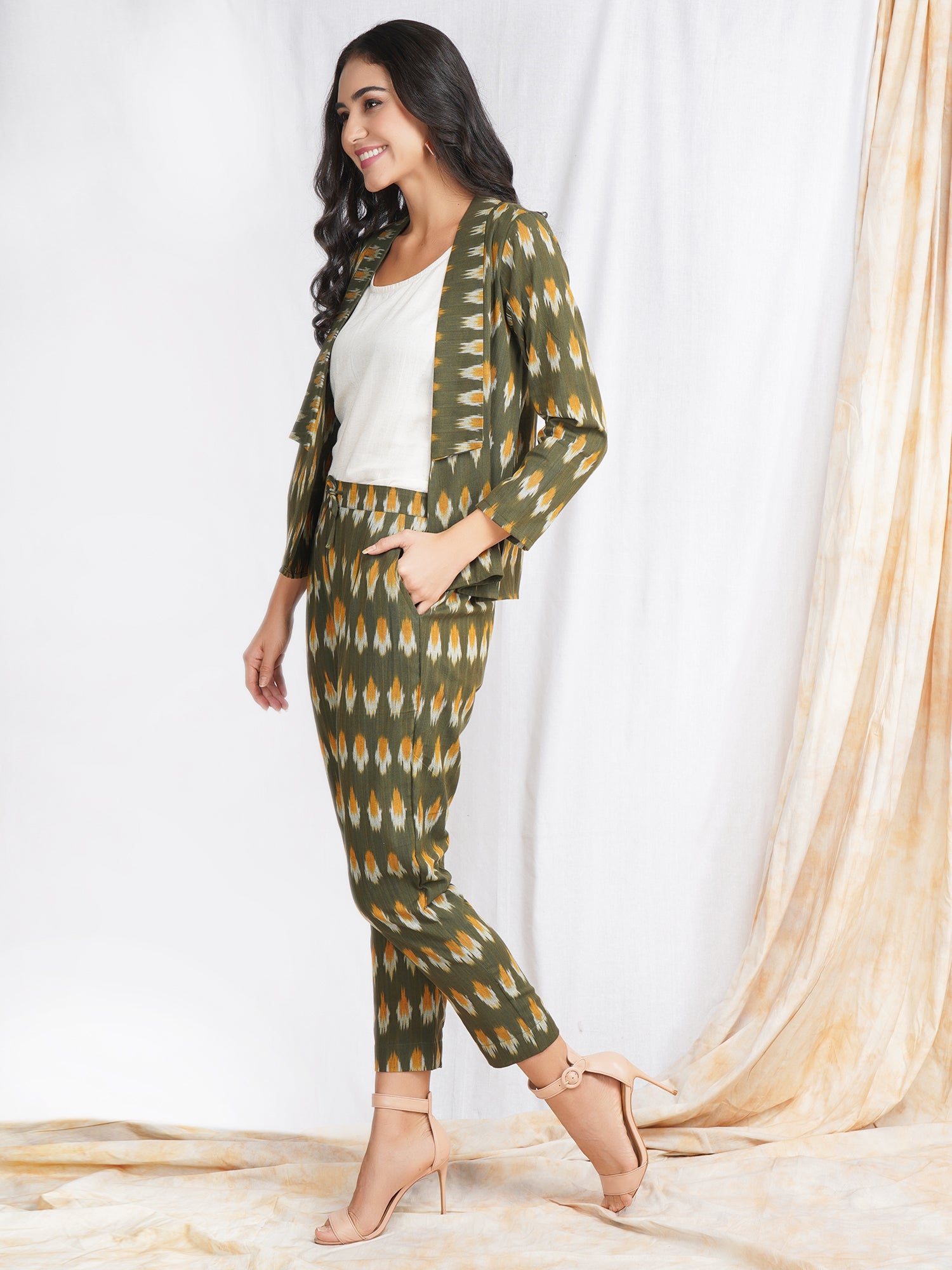 Buy Green Banana Polyester Collared Neck Blazer And Pant Set For Women by  Zosia Online at Aza Fashions.